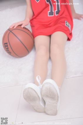 [SSA丝社]超清写真 No.324 素素小姐姐放假在家陪你玩篮球(上) [128P-1.41GB]